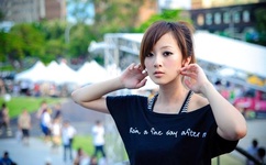 美女扒开衣服露出Q弹Q弹的奶头